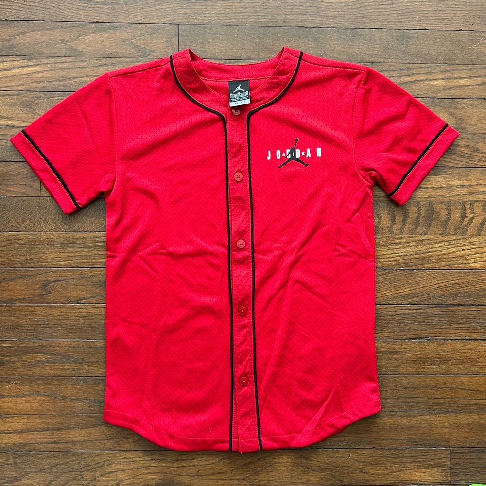 Air Jordan Red Button-Up Jersey Like New Size Medium 10/12